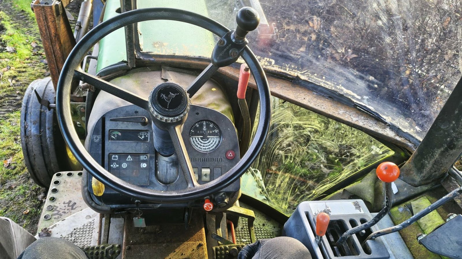 Traktor tipa John Deere 2140 / MOMSFRI / med frontlæsser / 6300 timer / 2 redskaber, Gebrauchtmaschine u Arden (Slika 4)