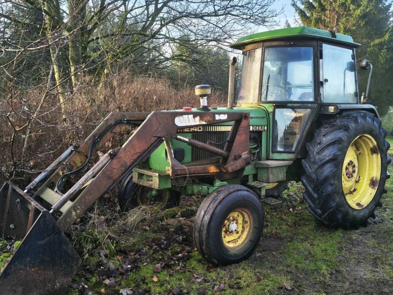Traktor tipa John Deere 2140 / MOMSFRI / med frontlæsser / 6300 timer / 2 redskaber, Gebrauchtmaschine u Arden (Slika 1)