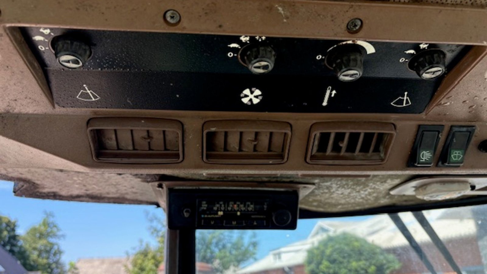 Traktor of the type John Deere 2140 SGII med frontlæsser TRIMA 2.0P, Gebrauchtmaschine in Dronninglund (Picture 18)