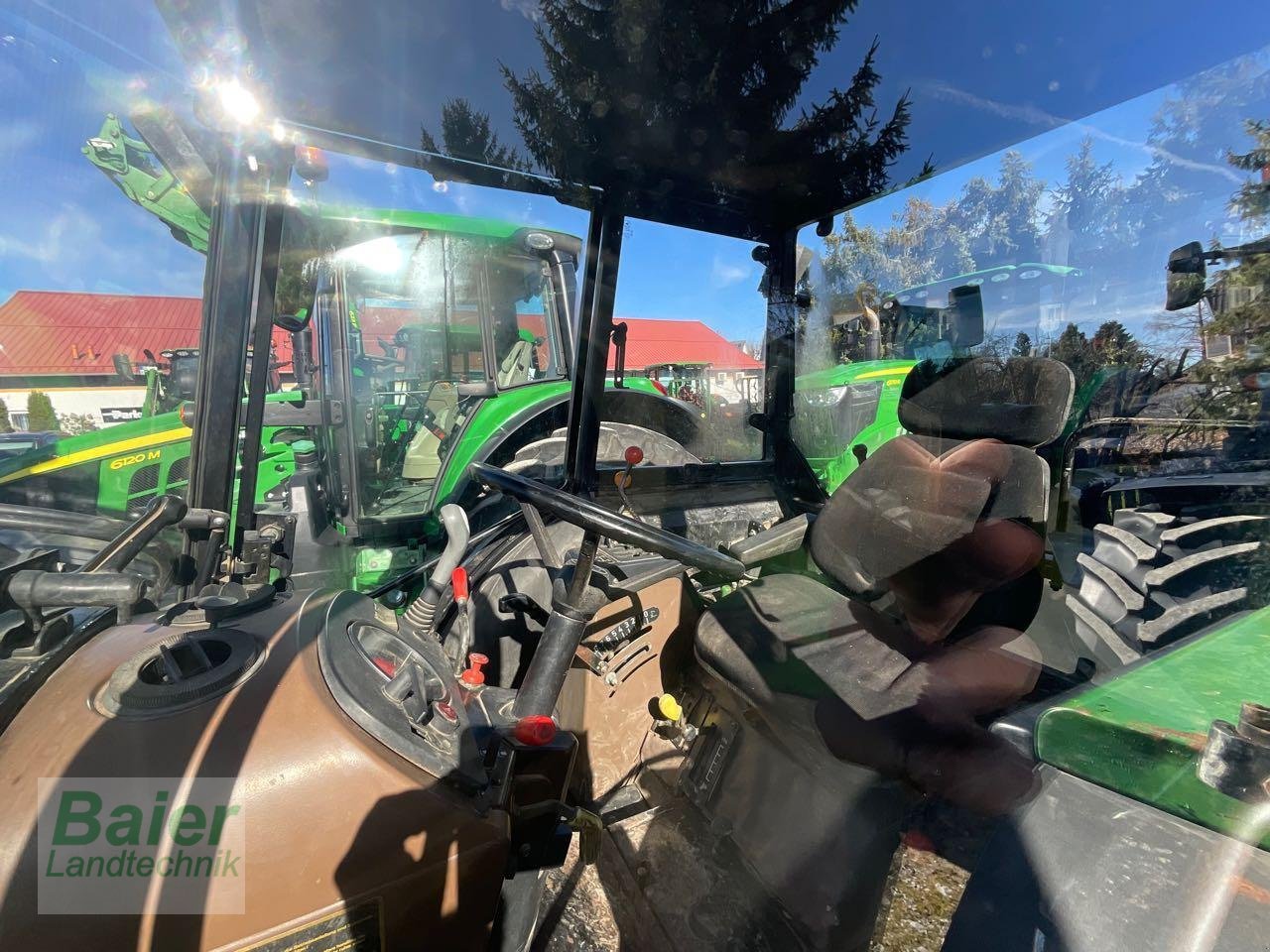 Traktor типа John Deere 2250, Gebrauchtmaschine в OBERNDORF-HOCHMOESSINGEN (Фотография 4)