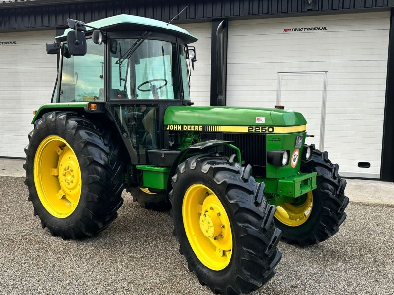 Traktor Türe ait John Deere 2250, Gebrauchtmaschine içinde Linde (dr) (resim 1)