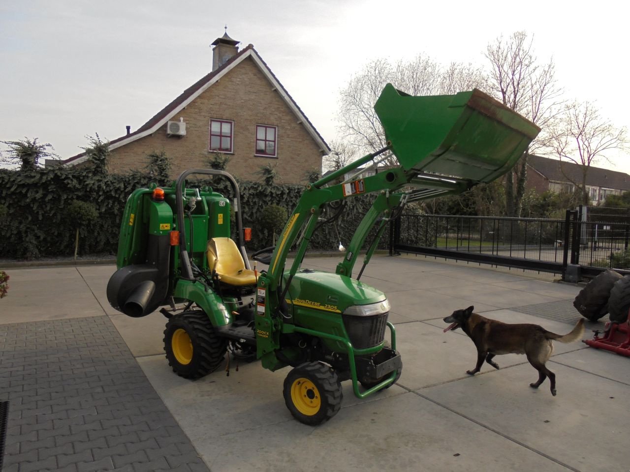 Traktor van het type John Deere 2305, Gebrauchtmaschine in Hedel (Foto 2)