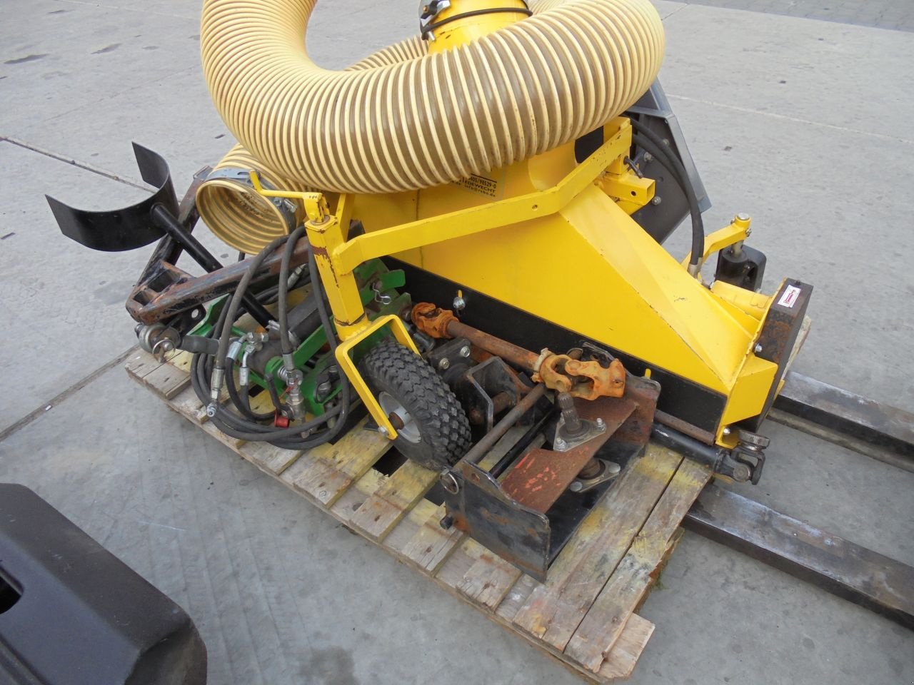 Traktor van het type John Deere 2305, Gebrauchtmaschine in Hedel (Foto 8)