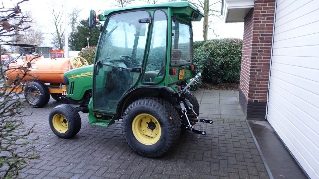 Traktor типа John Deere 2320 4x4, Gebrauchtmaschine в IJsselmuiden (Фотография 4)