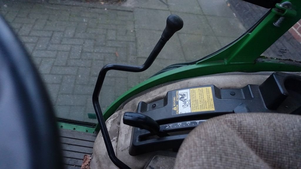 Traktor типа John Deere 2320 4x4, Gebrauchtmaschine в IJsselmuiden (Фотография 8)