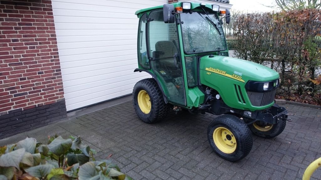 Traktor типа John Deere 2320 4x4, Gebrauchtmaschine в IJsselmuiden (Фотография 2)