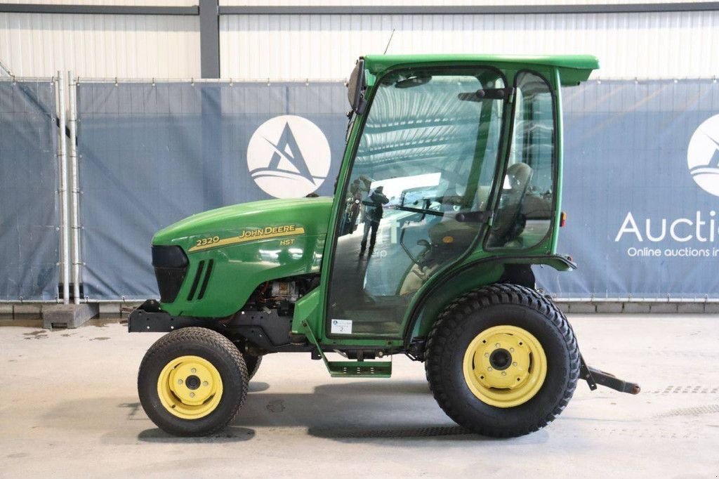 Traktor tipa John Deere 2320, Gebrauchtmaschine u Antwerpen (Slika 2)