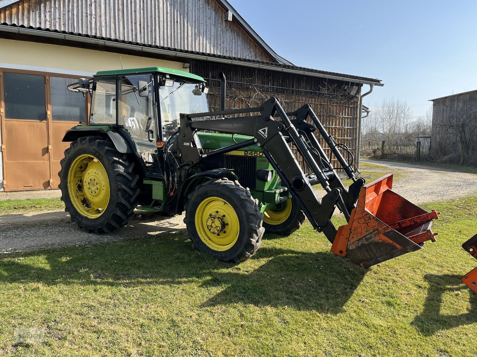 Traktor a típus John Deere 2450 A, Gebrauchtmaschine ekkor: Burgkirchen (Kép 1)