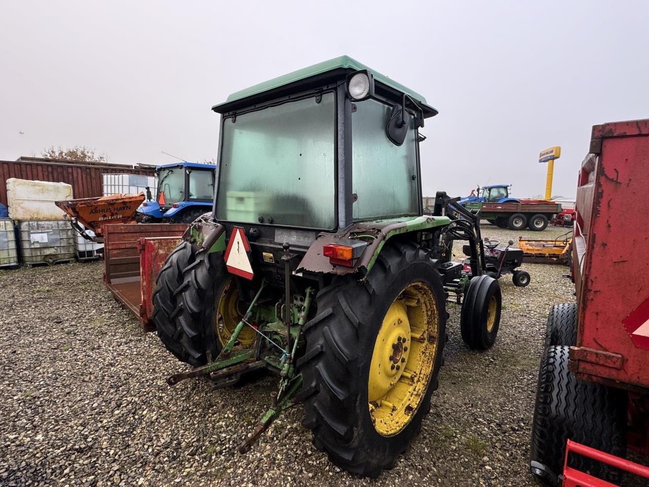 Traktor от тип John Deere 2450, Gebrauchtmaschine в Hadsten (Снимка 3)