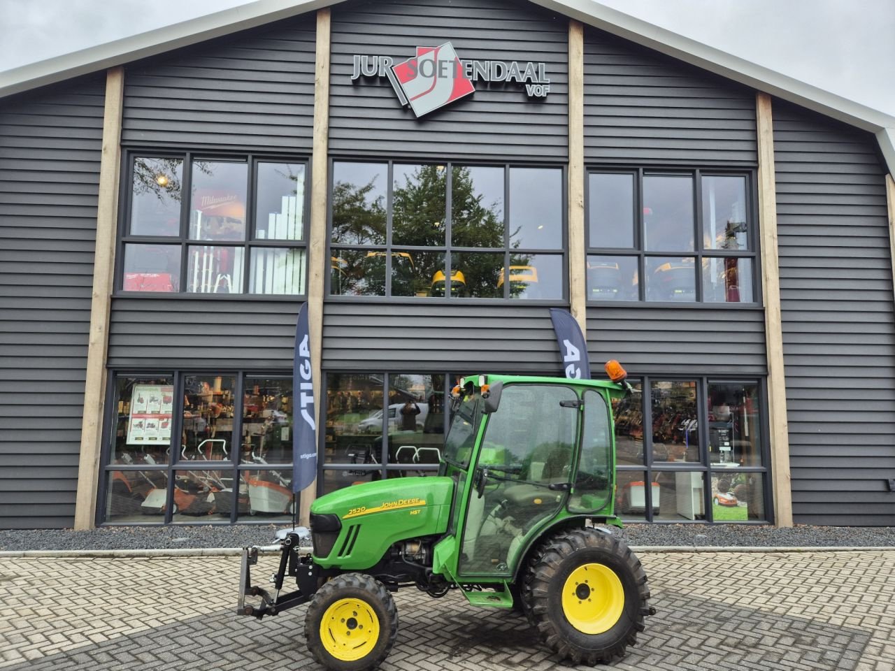 Traktor of the type John Deere 2520, Gebrauchtmaschine in Lunteren (Picture 2)