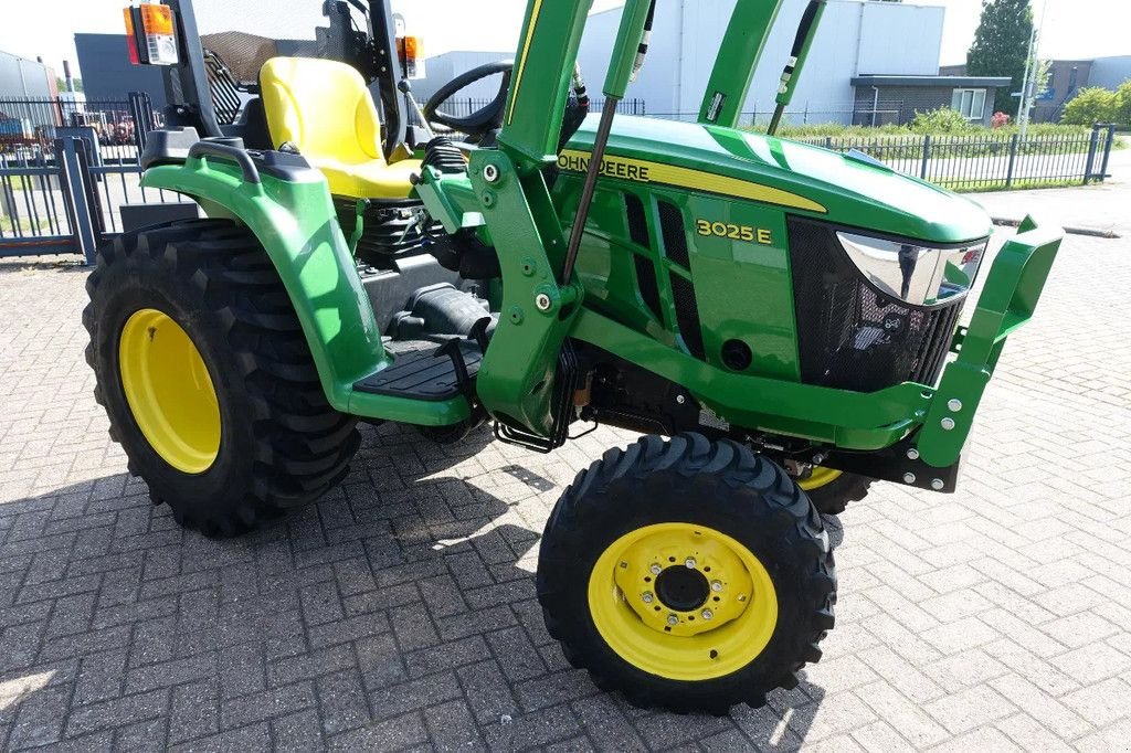 Traktor typu John Deere 3025E 4wd HST / 00220 Draaiuren / Voorlader, Gebrauchtmaschine v Swifterband (Obrázek 2)