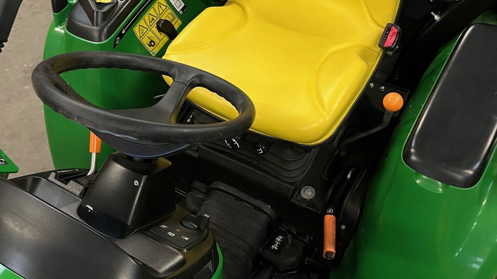 Traktor του τύπου John Deere 3025E John Deere 3025E, Gebrauchtmaschine σε Ringkøbing (Φωτογραφία 5)