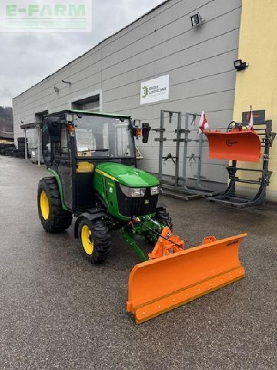Traktor of the type John Deere 3025e, Gebrauchtmaschine in SALZBURG (Picture 4)