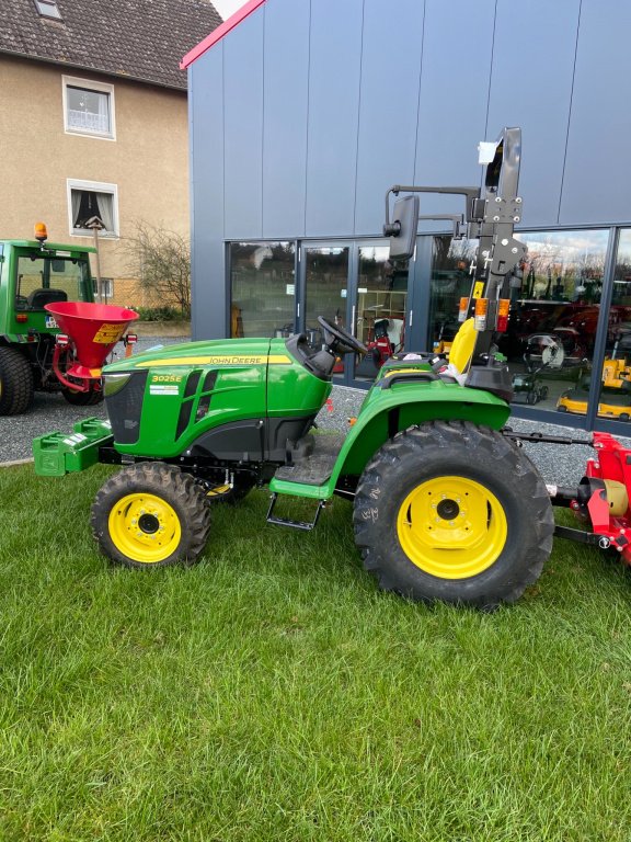 Traktor Türe ait John Deere 3025E, Neumaschine içinde Alferde (resim 3)