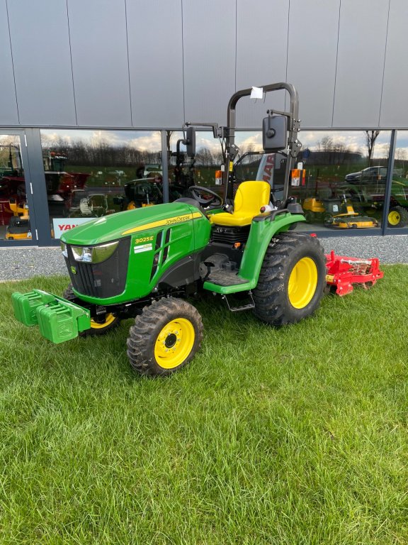 Traktor Türe ait John Deere 3025E, Neumaschine içinde Alferde (resim 5)