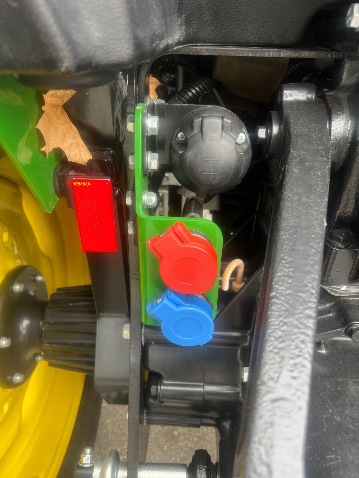 Traktor des Typs John Deere 3025E, Neumaschine in München (Bild 3)