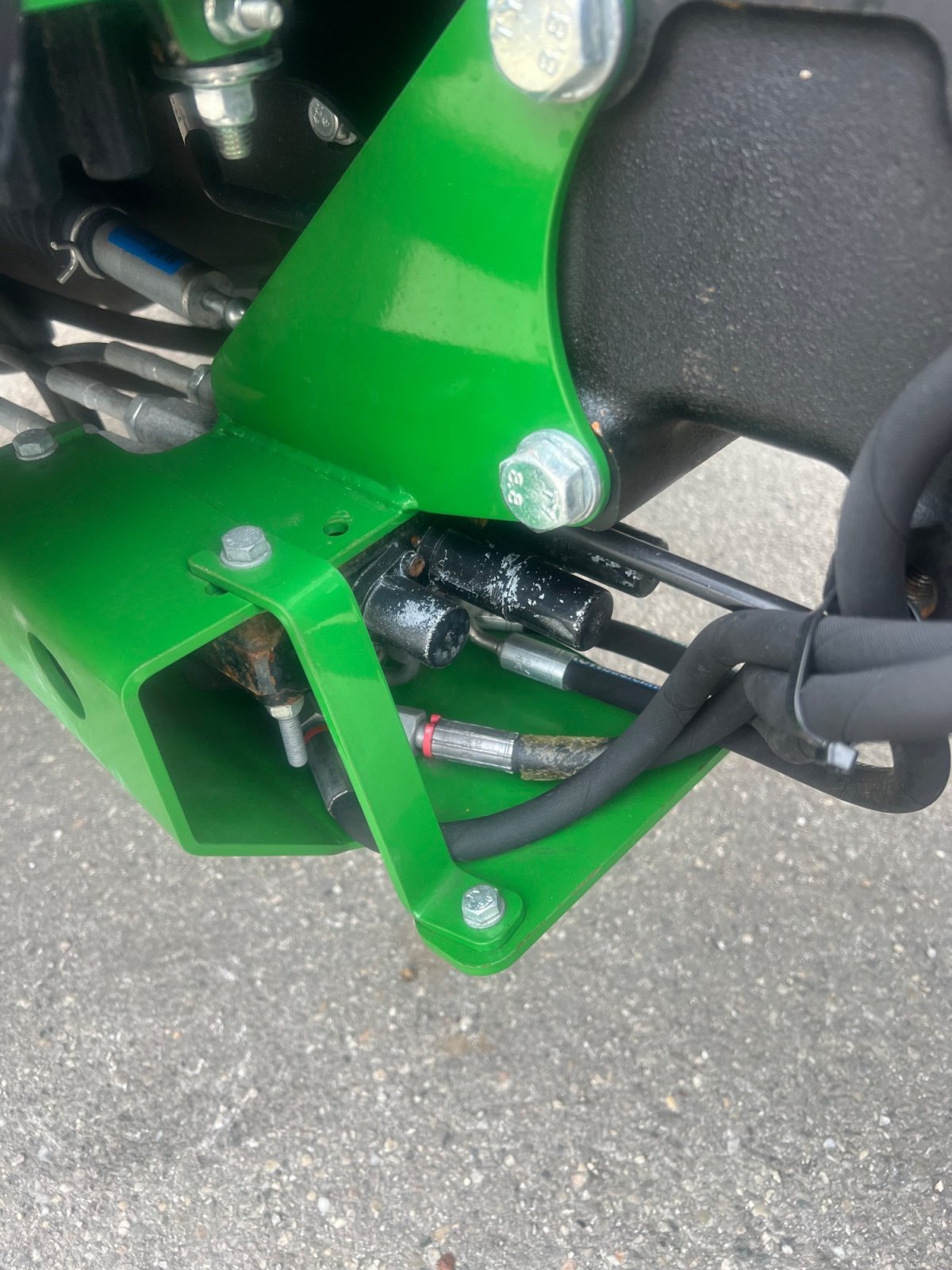 Traktor des Typs John Deere 3025E, Neumaschine in München (Bild 8)