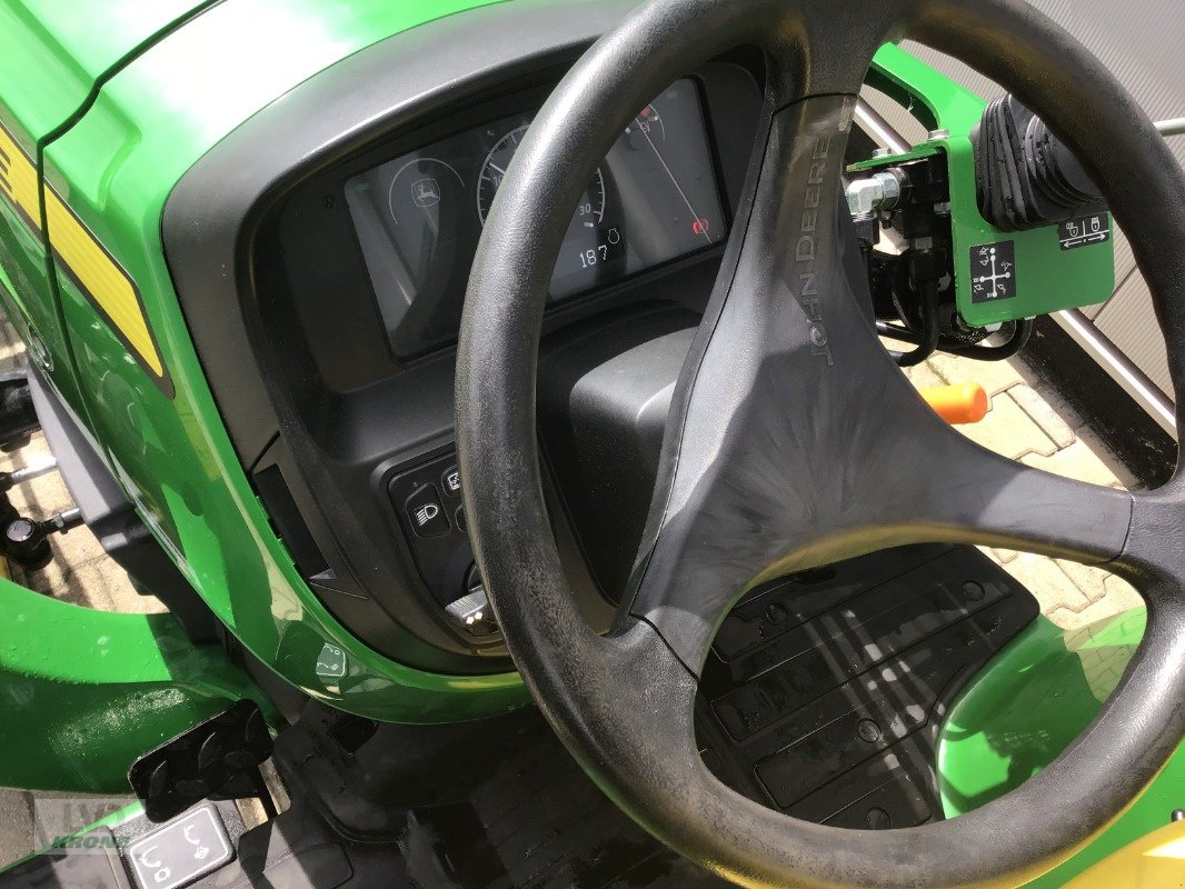 Traktor del tipo John Deere 3025E, Gebrauchtmaschine en Zorbau (Imagen 9)