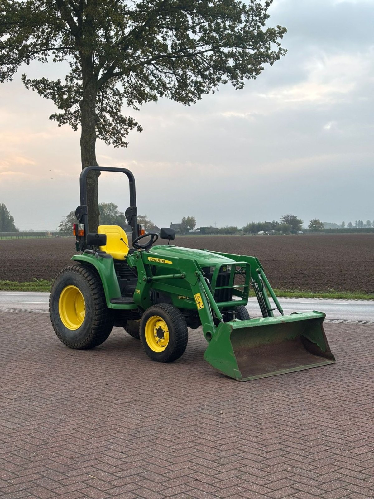 Traktor του τύπου John Deere 3036e, Gebrauchtmaschine σε Wadenoijen (Φωτογραφία 3)