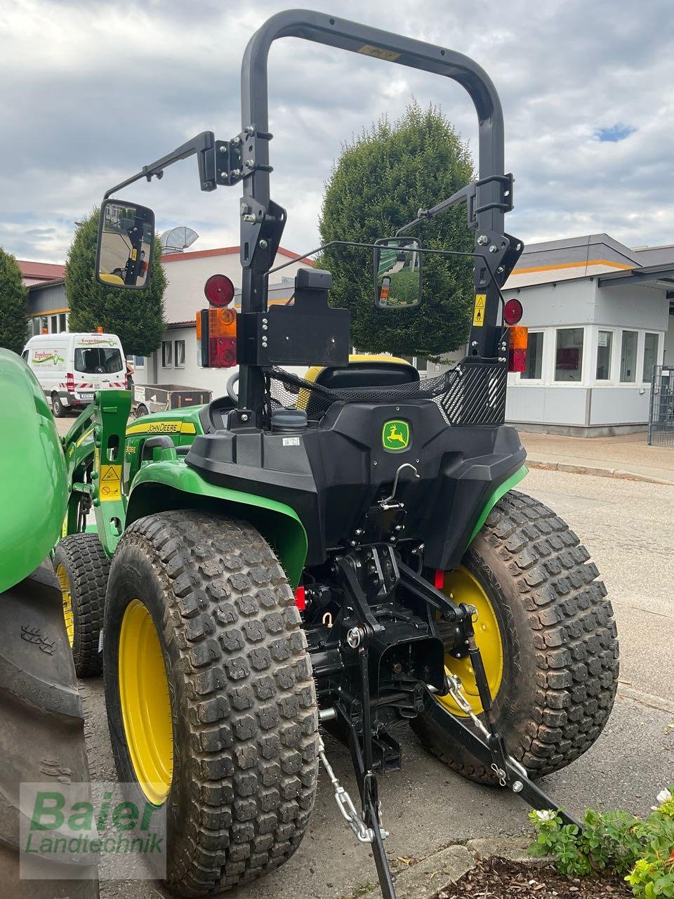 Traktor typu John Deere 3038 E, Gebrauchtmaschine v OBERNDORF-HOCHMOESSINGEN (Obrázek 3)