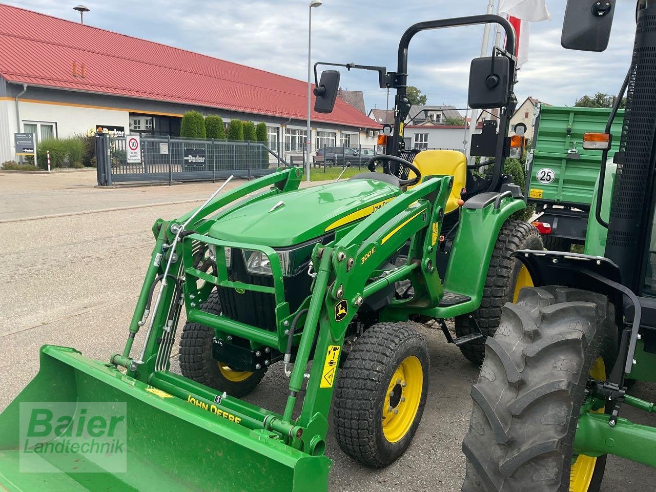 Traktor typu John Deere 3038 E, Gebrauchtmaschine v OBERNDORF-HOCHMOESSINGEN (Obrázek 5)