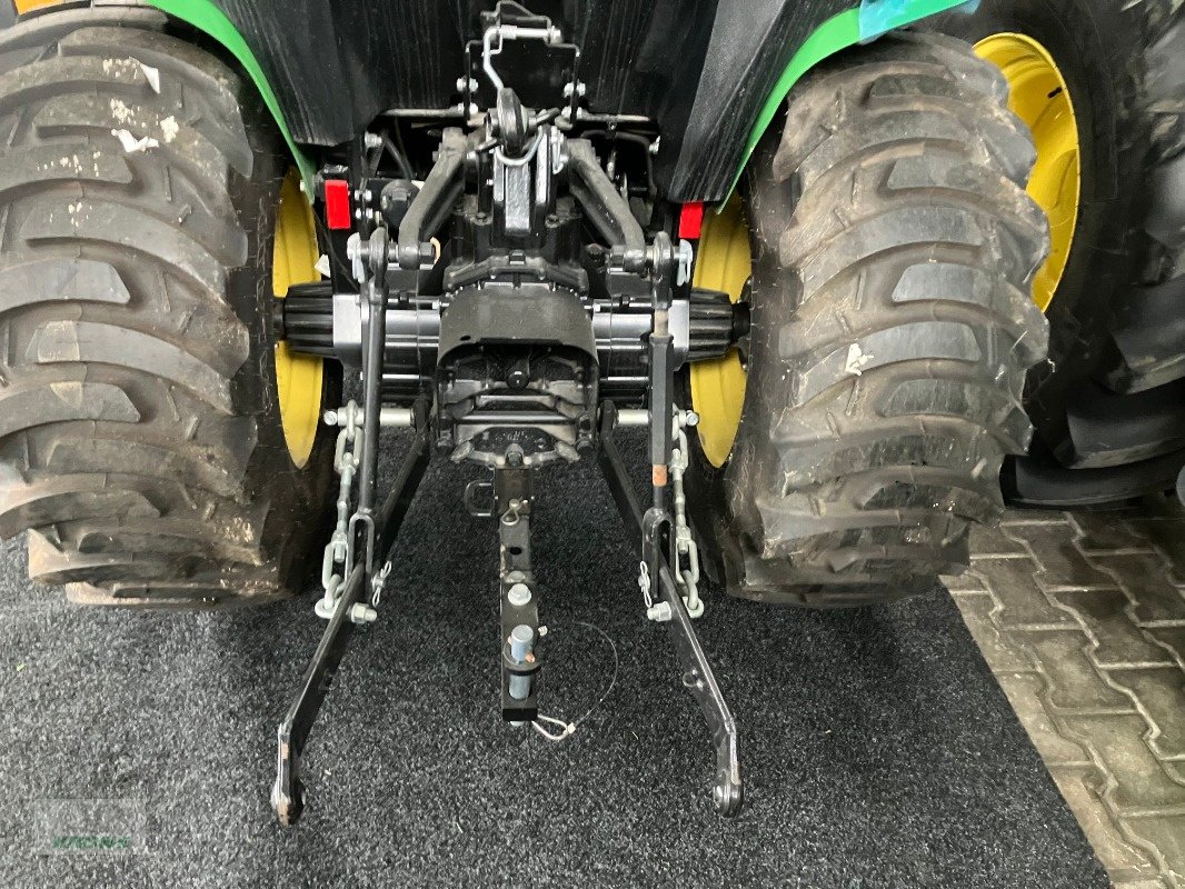Traktor des Typs John Deere 3038E+300E, Gebrauchtmaschine in Alt-Mölln (Bild 4)