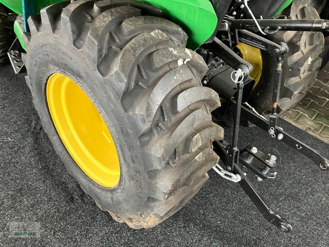 Traktor des Typs John Deere 3038E+300E, Gebrauchtmaschine in Alt-Mölln (Bild 5)