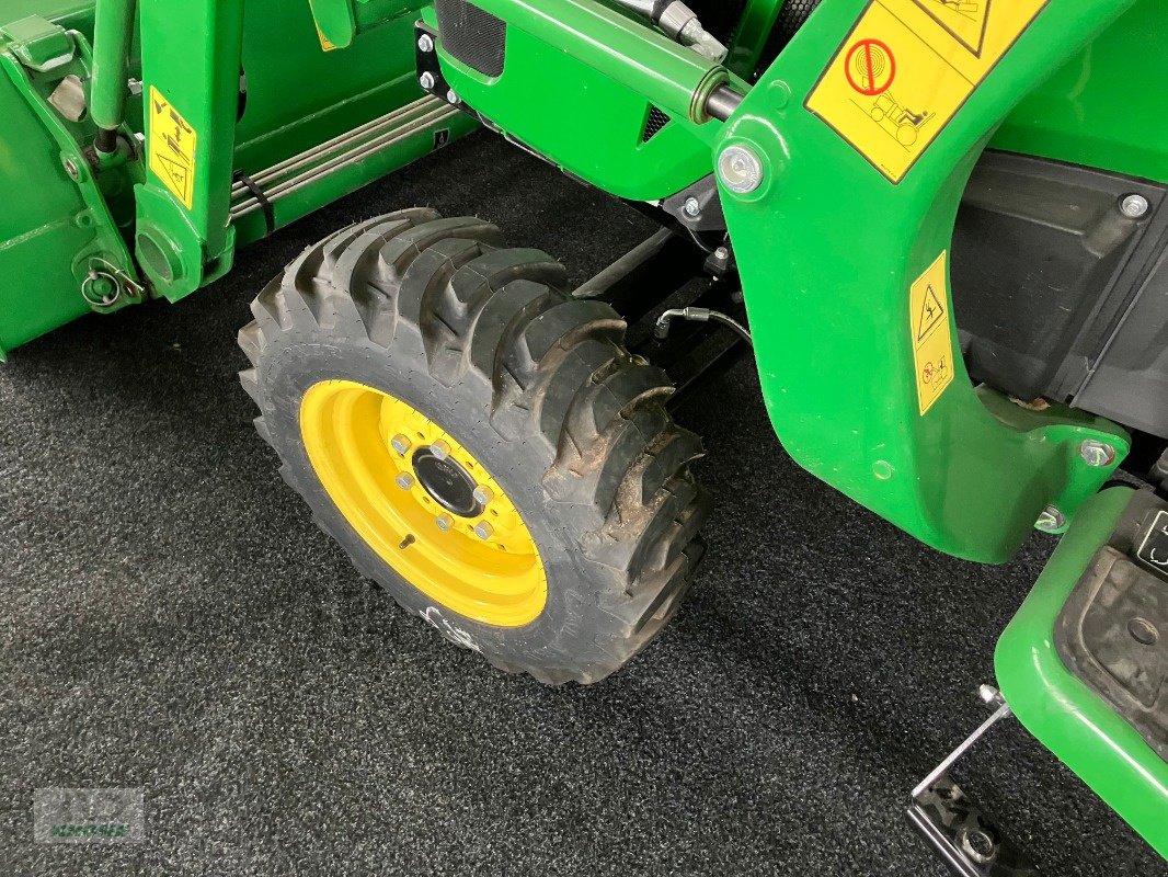 Traktor des Typs John Deere 3038E+300E, Gebrauchtmaschine in Alt-Mölln (Bild 7)
