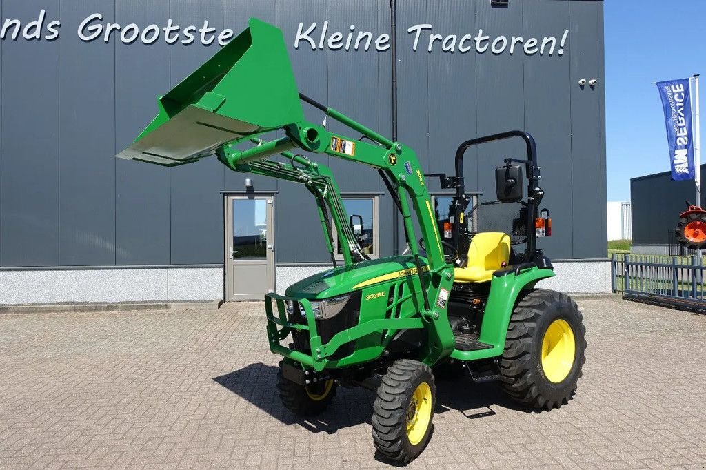 Traktor типа John Deere 3038E 4wd HST / 0005 Draaiuren / Voorlader, Gebrauchtmaschine в Swifterband (Фотография 3)