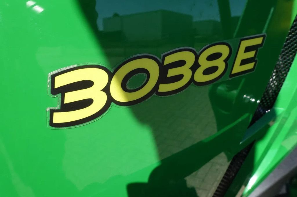 Traktor типа John Deere 3038E 4wd HST / 0005 Draaiuren / Voorlader, Gebrauchtmaschine в Swifterband (Фотография 10)