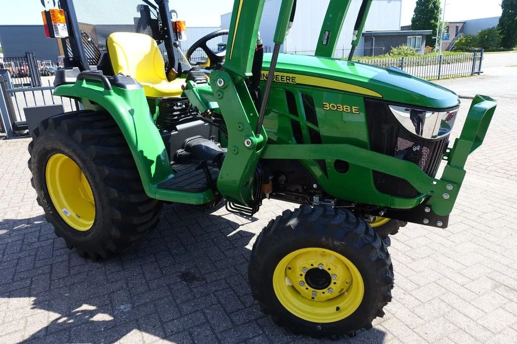 Traktor типа John Deere 3038E 4wd HST / 0005 Draaiuren / Voorlader, Gebrauchtmaschine в Swifterband (Фотография 2)