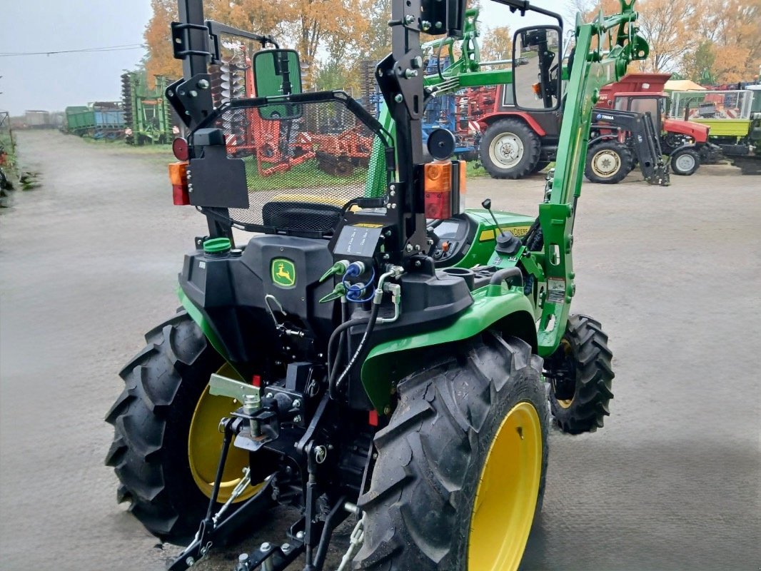 Traktor типа John Deere 3038E + FL, Gebrauchtmaschine в Liebenwalde (Фотография 3)