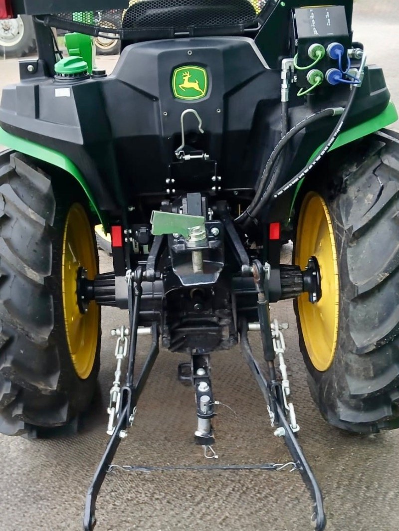 Traktor типа John Deere 3038E + FL, Gebrauchtmaschine в Liebenwalde (Фотография 5)