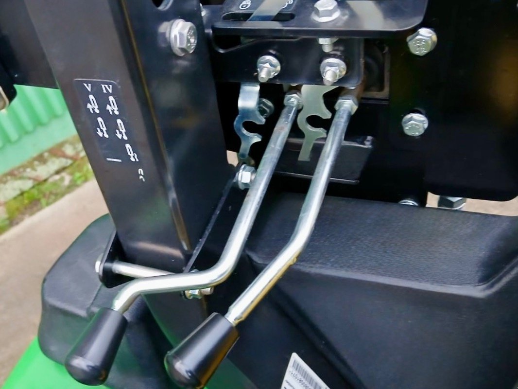 Traktor типа John Deere 3038E + FL, Gebrauchtmaschine в Liebenwalde (Фотография 12)