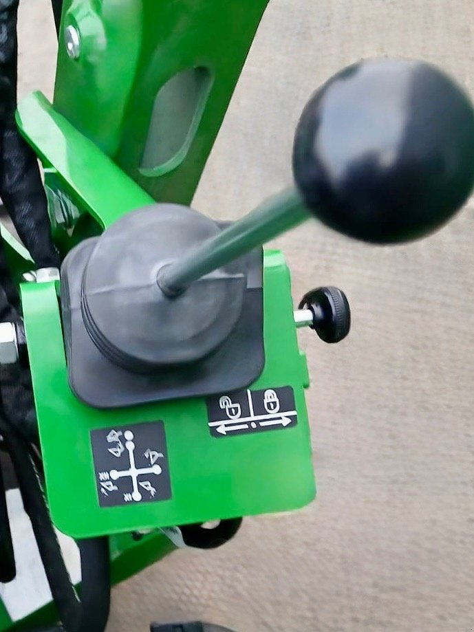 Traktor типа John Deere 3038E + FL, Gebrauchtmaschine в Liebenwalde (Фотография 11)