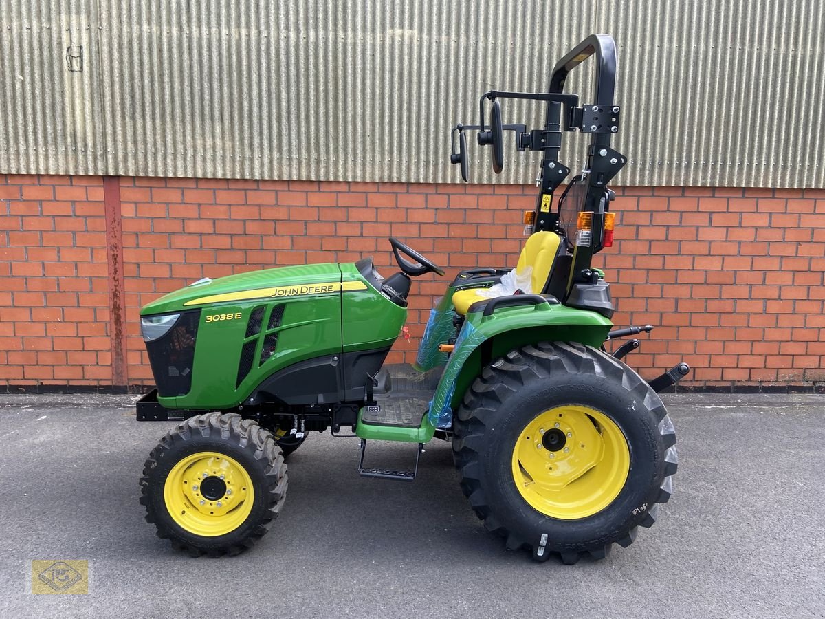 Traktor a típus John Deere 3038E, Neumaschine ekkor: Beelen (Kép 1)