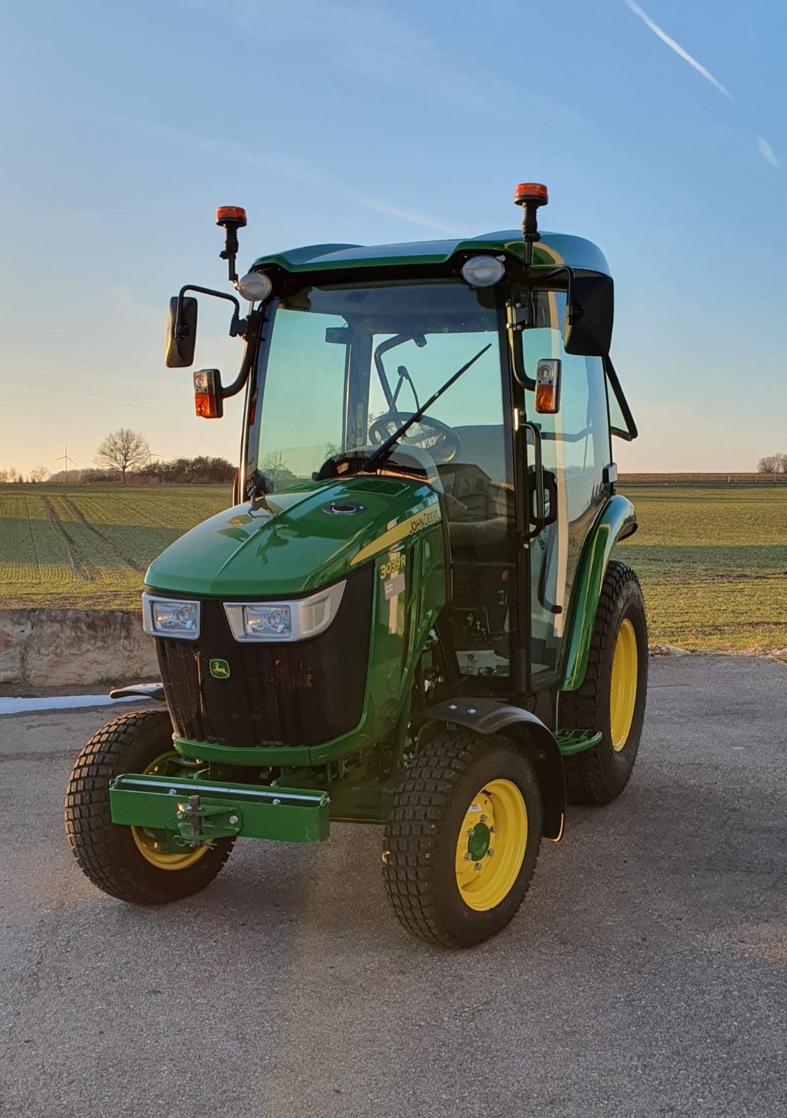 Traktor za tip John Deere 3039R, Gebrauchtmaschine u Tannhausen (Slika 1)