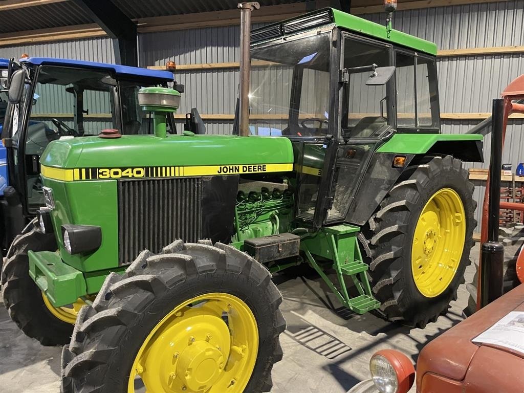 Traktor typu John Deere 3040 4 WD, Gebrauchtmaschine v Hadsten (Obrázek 1)