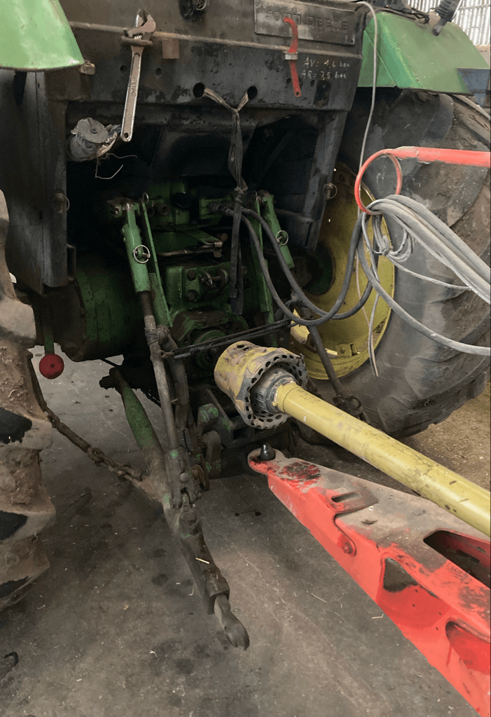 Traktor del tipo John Deere 3040 4RM, Gebrauchtmaschine en TREMEUR (Imagen 6)