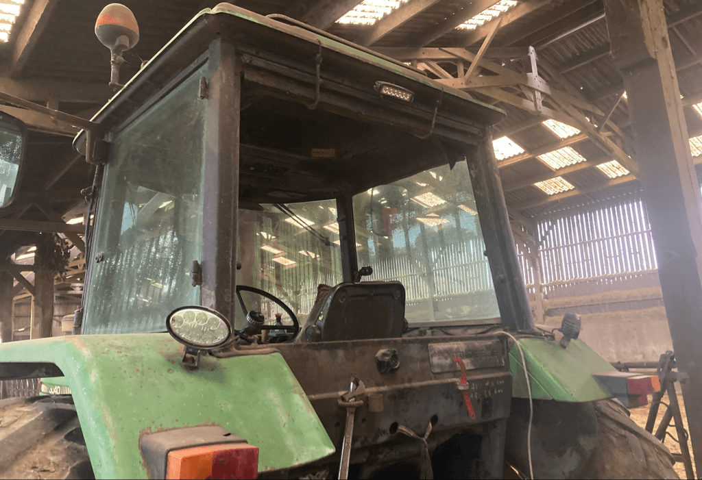 Traktor del tipo John Deere 3040 4RM, Gebrauchtmaschine en TREMEUR (Imagen 5)