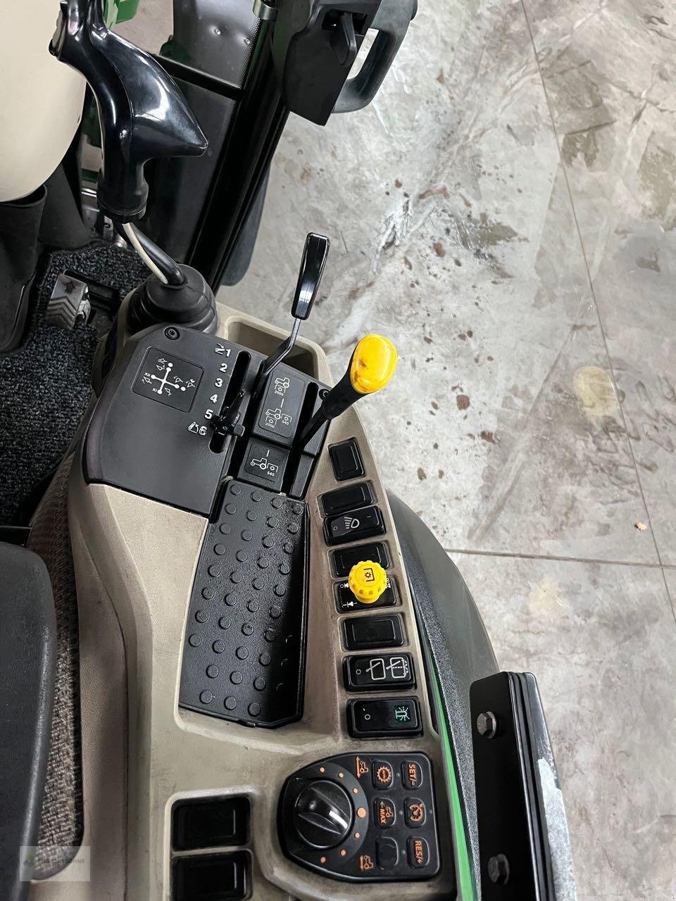 Traktor del tipo John Deere 3045 R, Gebrauchtmaschine In Twist - Rühlerfeld (Immagine 16)