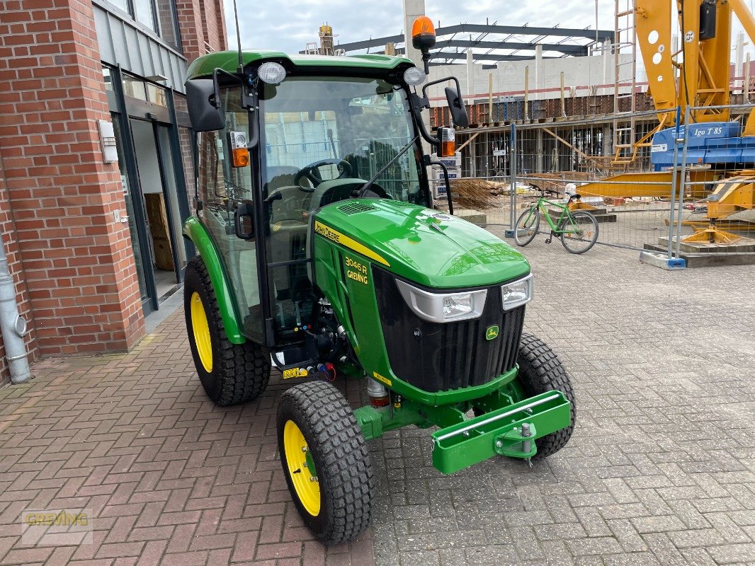 Traktor des Typs John Deere 3046R, Gebrauchtmaschine in Ahaus (Bild 3)