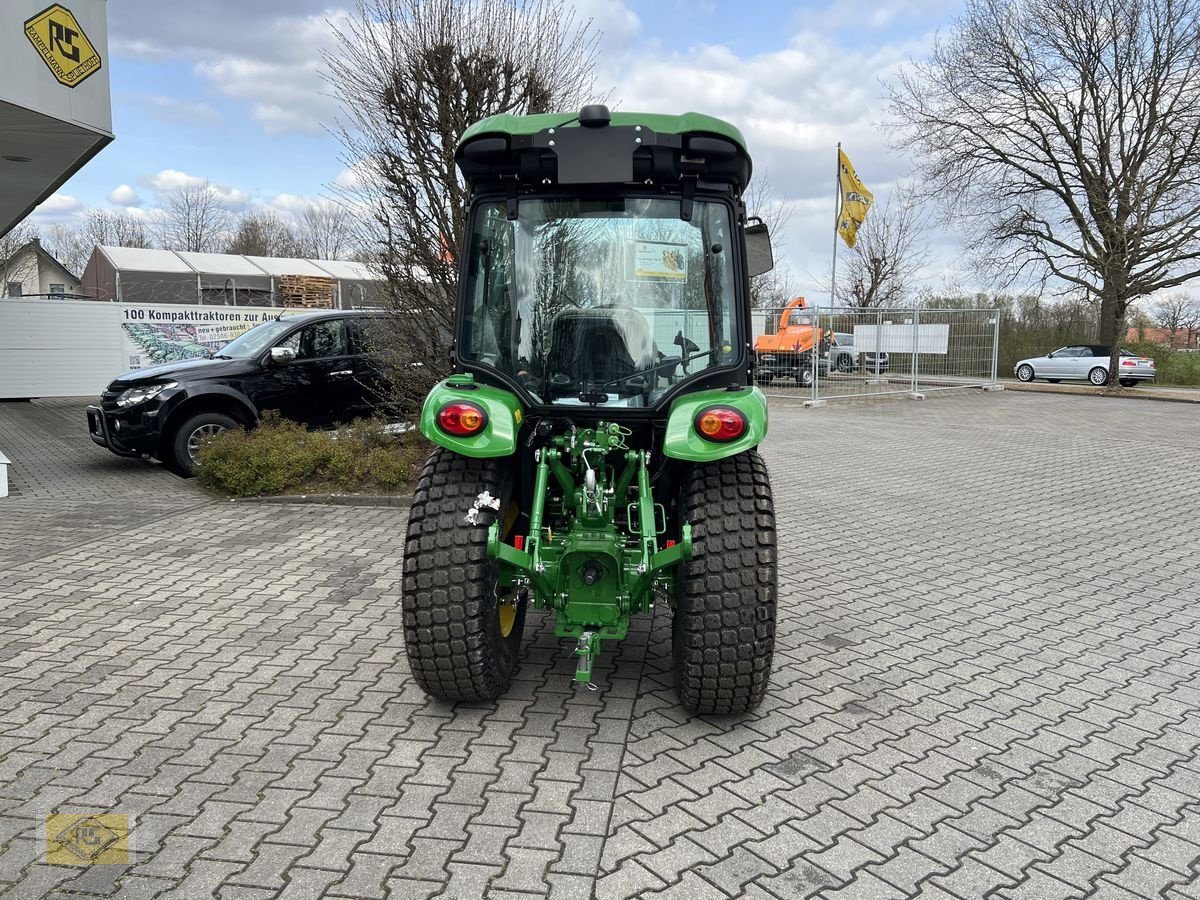 Traktor des Typs John Deere 3046R, Neumaschine in Beelen (Bild 4)