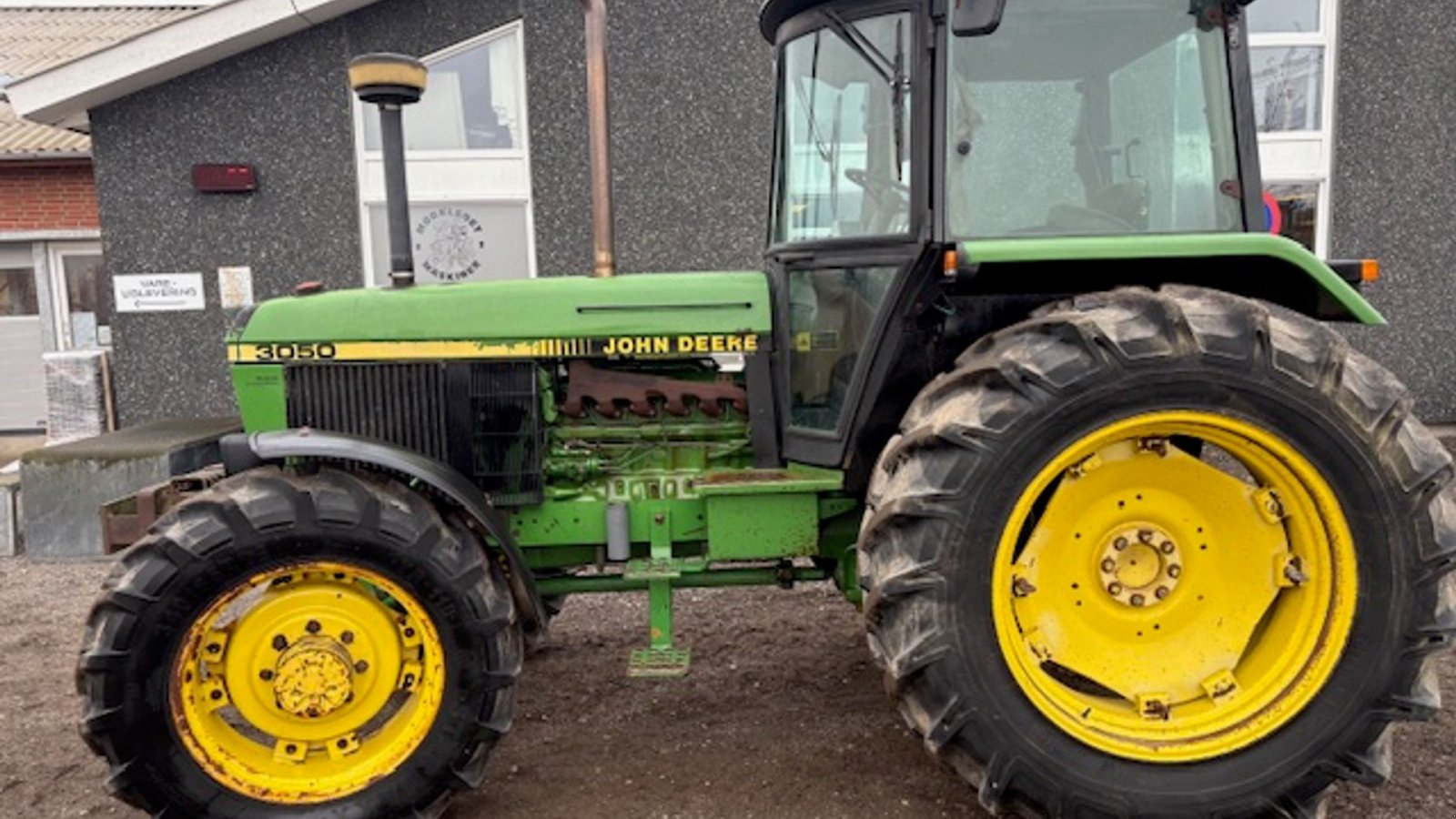 Traktor typu John Deere 3050 4WD MED FRONTVÆGTE, Gebrauchtmaschine w Dronninglund (Zdjęcie 2)