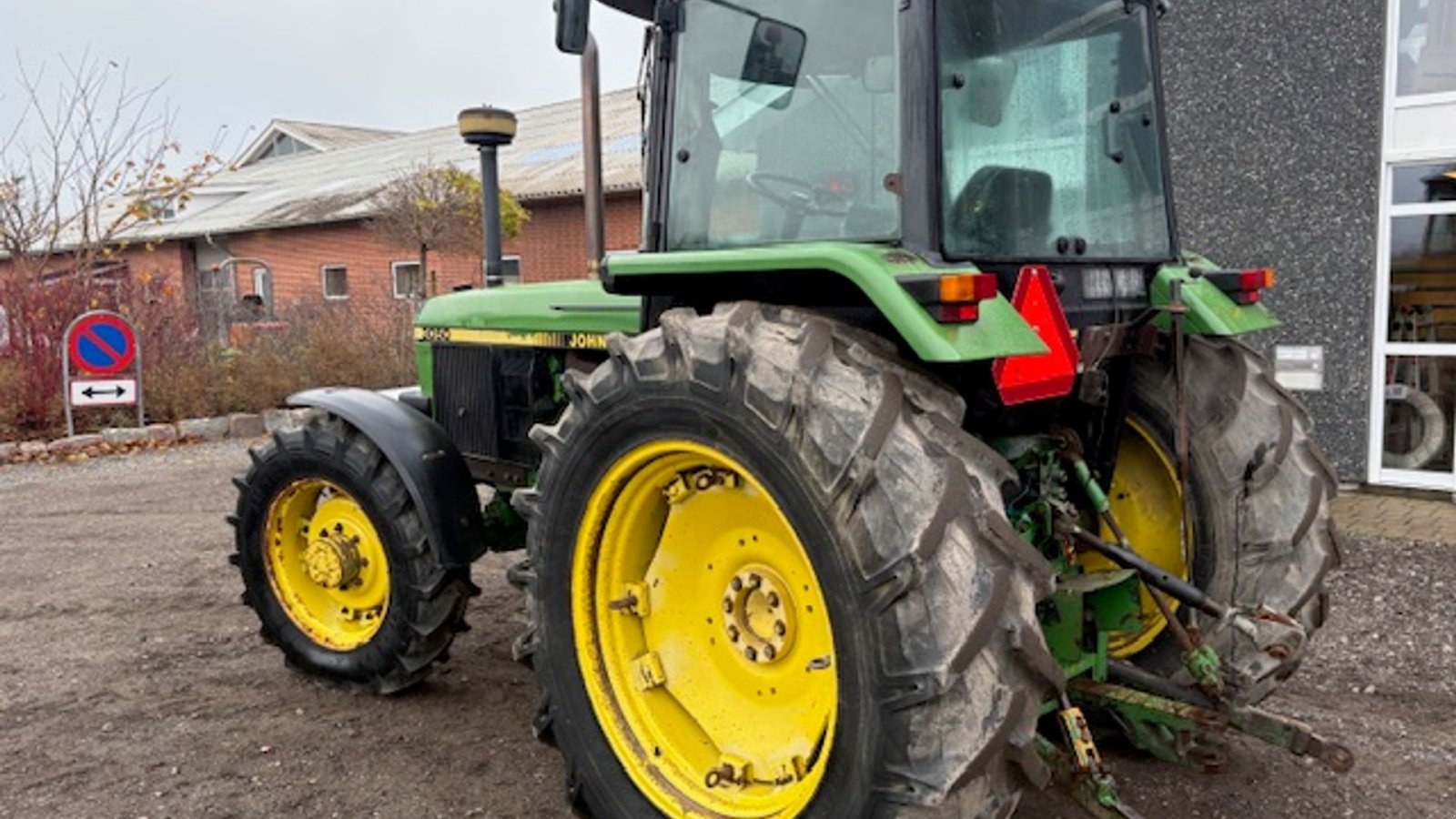 Traktor typu John Deere 3050 4WD MED FRONTVÆGTE, Gebrauchtmaschine w Dronninglund (Zdjęcie 13)
