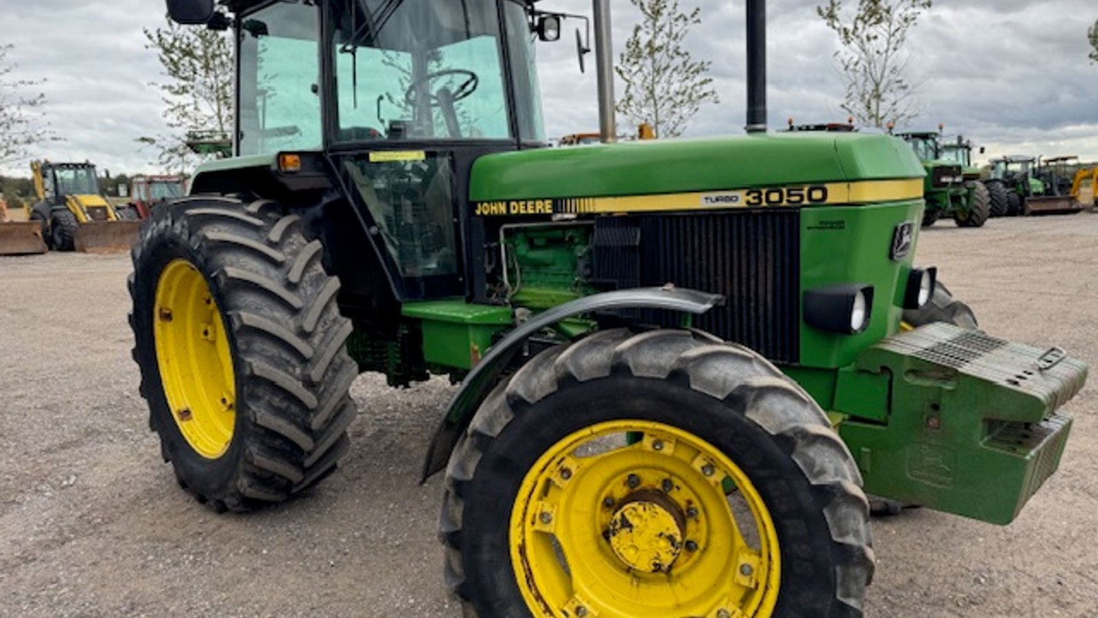 Traktor типа John Deere 3050 4WD MED FRONTVÆGTE, Gebrauchtmaschine в Dronninglund (Фотография 7)