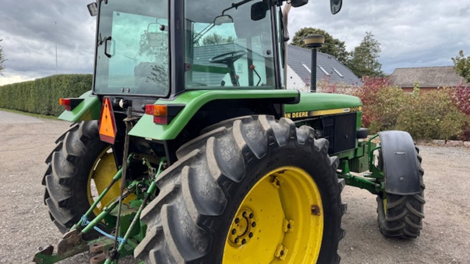 Traktor типа John Deere 3050 4WD MED FRONTVÆGTE, Gebrauchtmaschine в Dronninglund (Фотография 11)