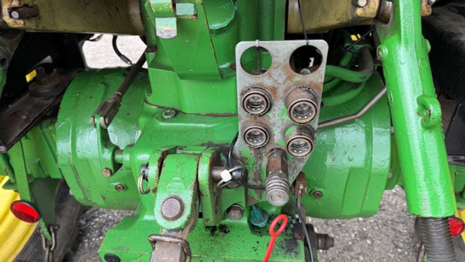 Traktor типа John Deere 3050 4WD MED FRONTVÆGTE, Gebrauchtmaschine в Dronninglund (Фотография 14)