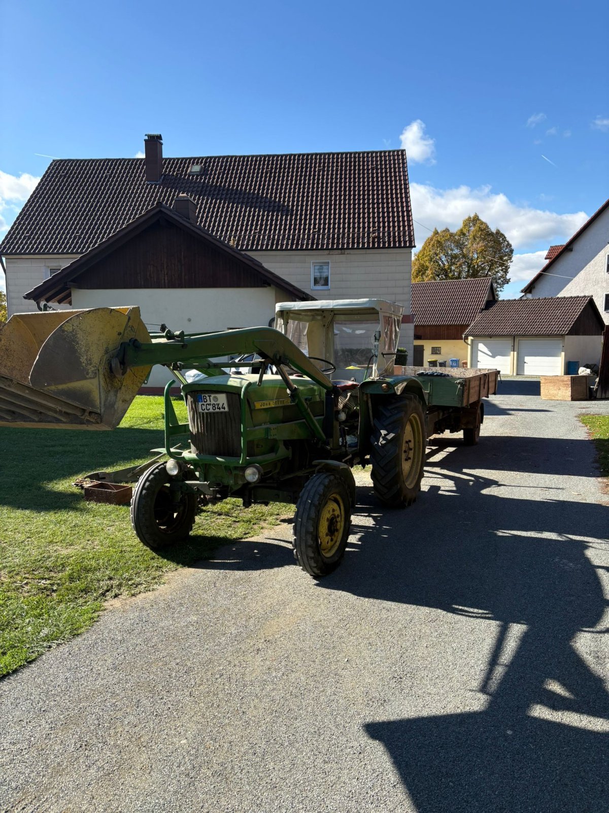 Traktor типа John Deere 310, Gebrauchtmaschine в Bindlach (Фотография 2)