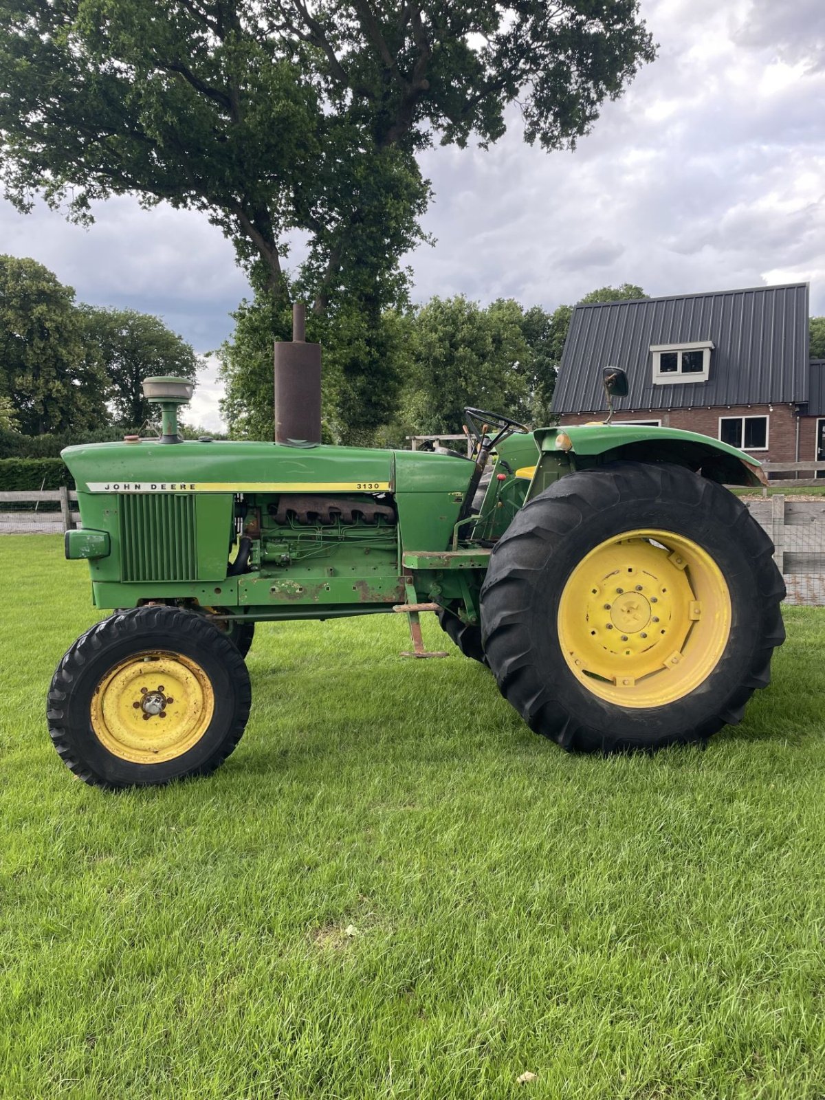 Traktor типа John Deere 3130, Gebrauchtmaschine в Eursinge (Фотография 1)